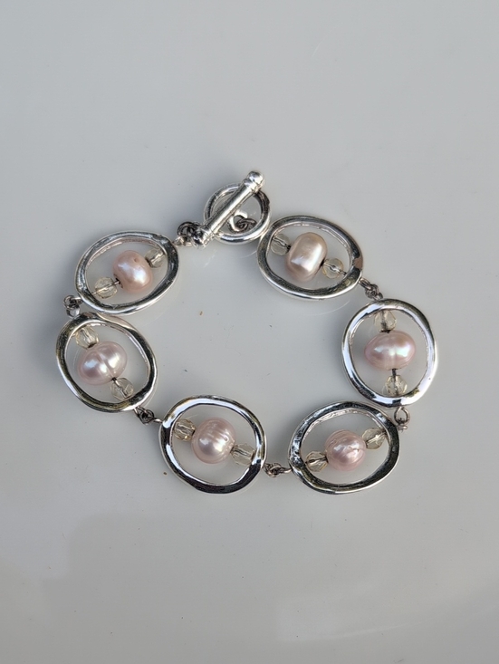 Jewelry - Freshwater Pearl Toggle Bracelet Pearls Encased In Silver Round Rings.